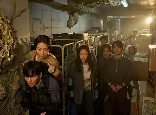 Colony_134368873498379830_big-cine_deskt.webp