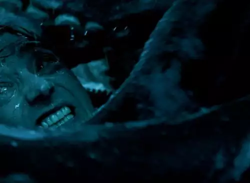 Whalefall_st_2_jpg_sdlow_134360270335314221_big-cine_deskt.webp